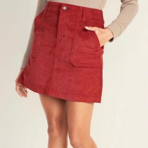 Old Navy red corduroy mini skirt - Picture 3 of 8